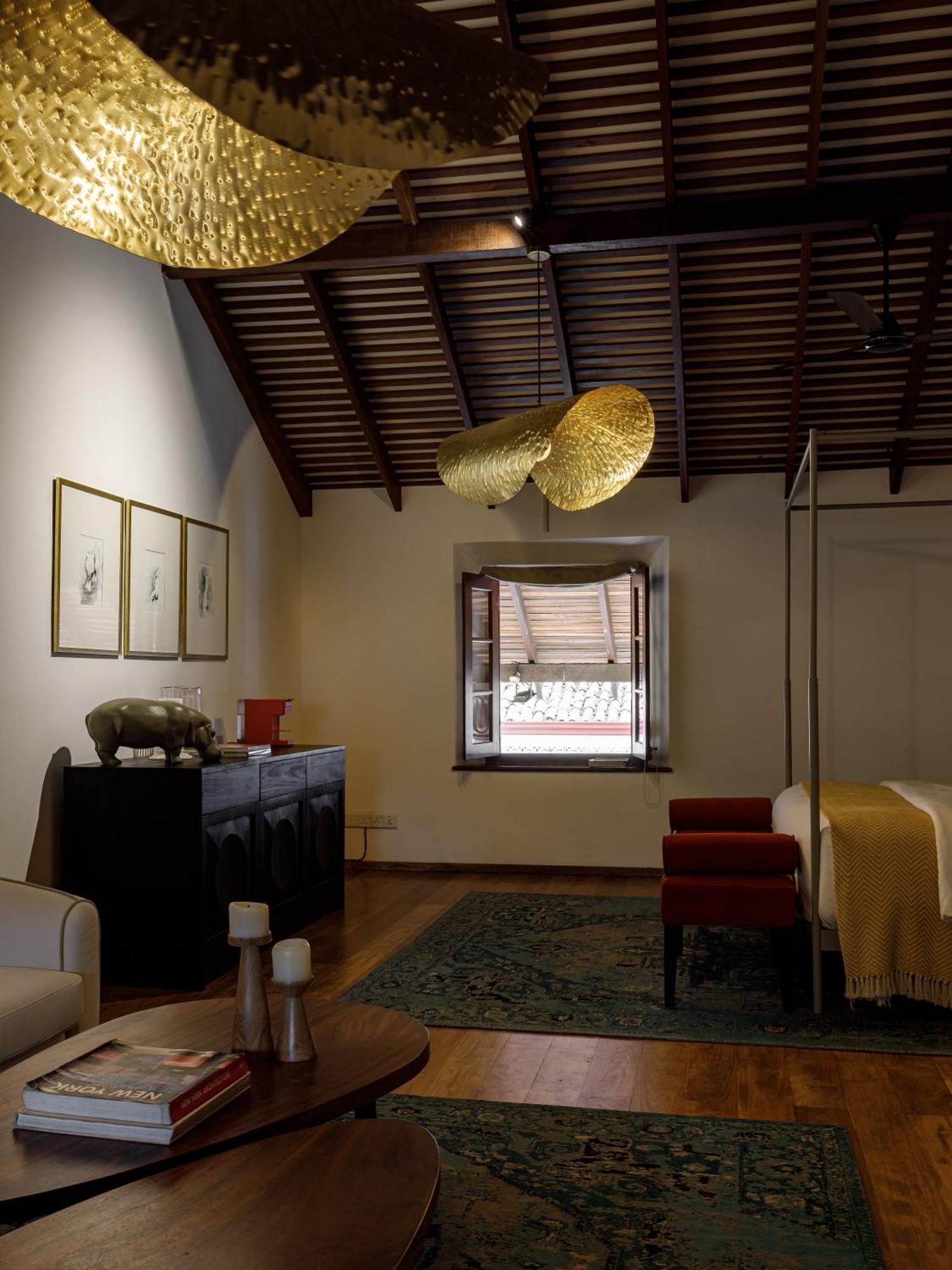 Deluxe King Suite