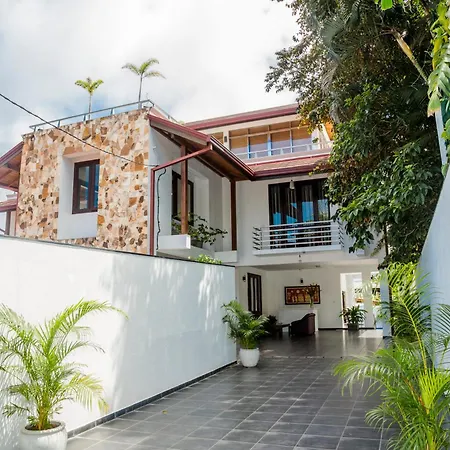 Villa Upper Dickson-2